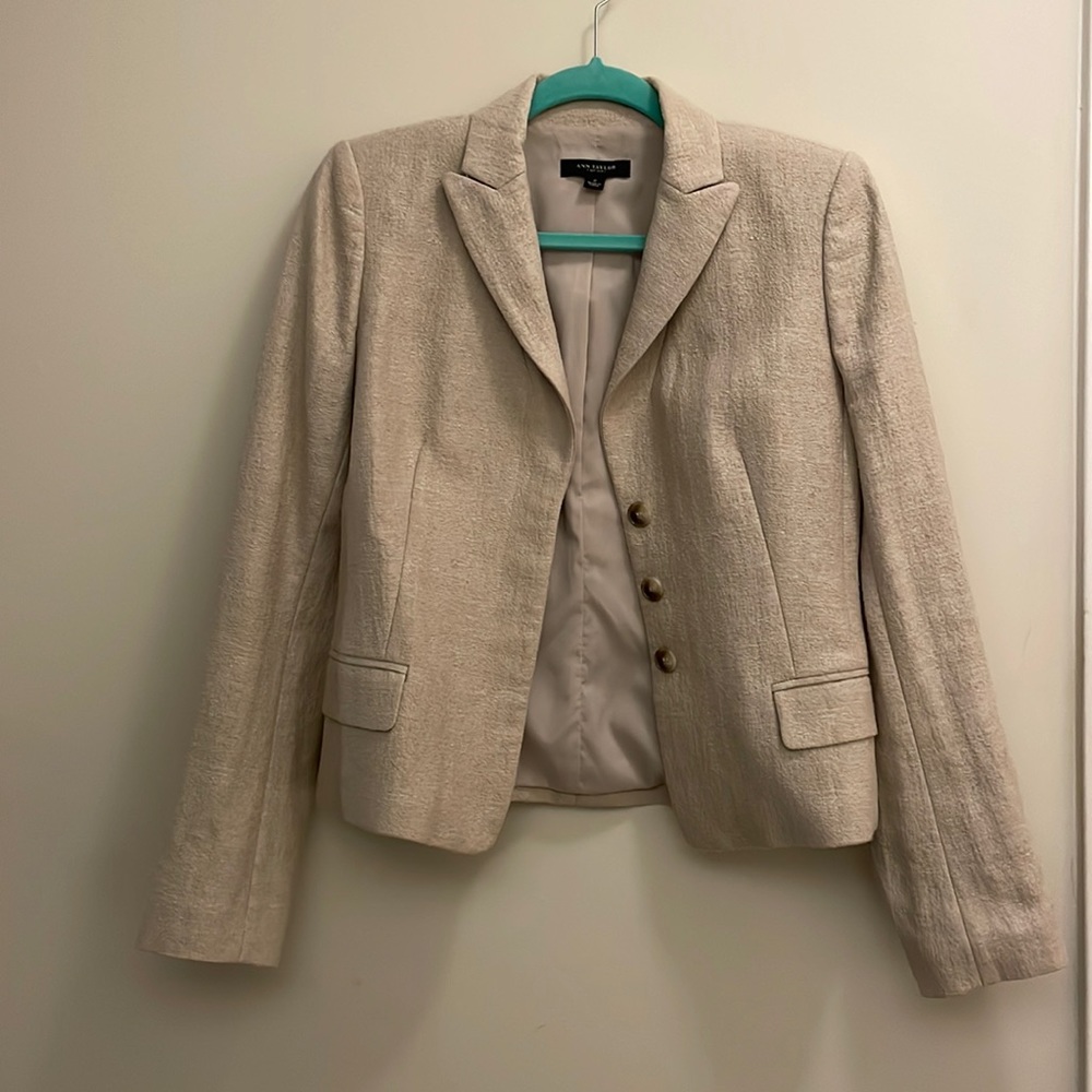 Ann Taylor size 2 Linen Blazer